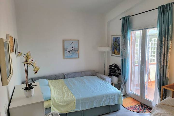 Panoramic ocean and mountain views townhouse, Scalea, Calabria- sleeps up to 6. in Sicculilla, Scalea