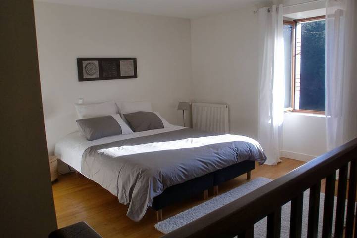 Gîte pour 4 personnes, avec jardin et piscine à La Chapelle-Montbrandeix - 2
