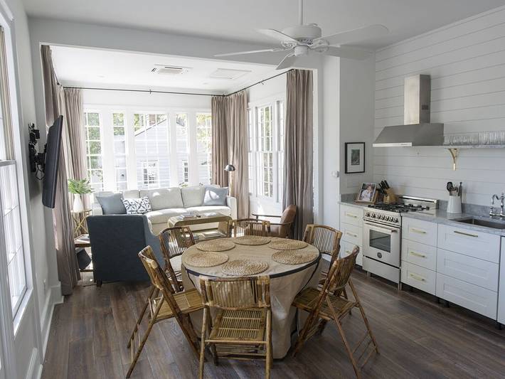 Vacation rental for 8 people, with pool, with pets in Charleston