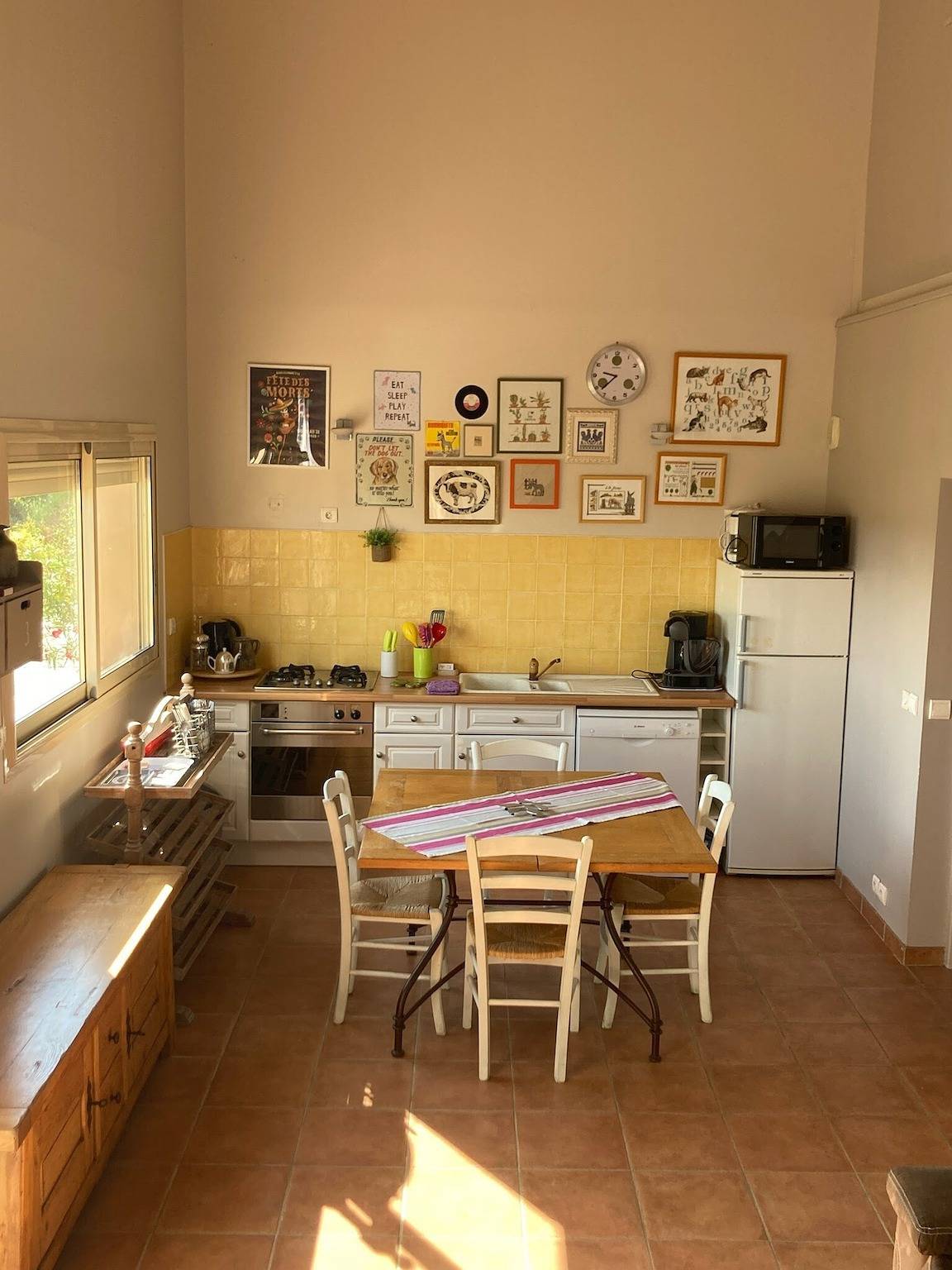 Gîte Piscine et Vue Imprenable avec Piscine Privée, Terrasse et Wi-Fi in Sainte-Camelle, Région de Carcassonne