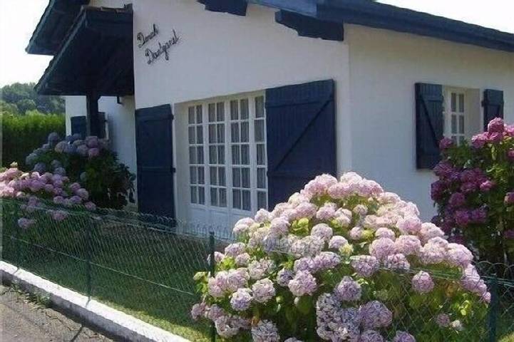 Location de vacances pour 4 personnes, avec jardin et terrasse à Cambo-les-Bains