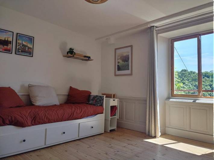 Location de vacances pour 2 personnes, avec Vue à Thiers