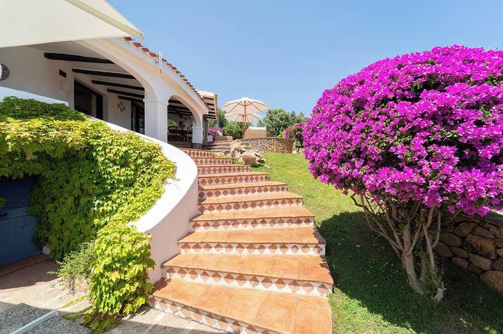 Spectaculaire villa panoramique dans le centre de Porto Cervo in Porto Cervo, Arzachena