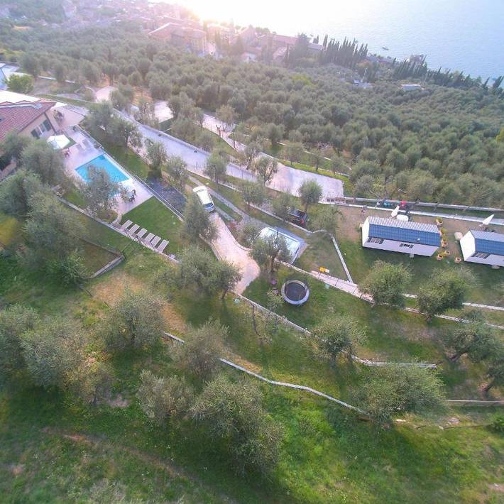 Ferienhaus für 4 Personen, mit Garten und Seeblick sowie Pool und Ausblick
