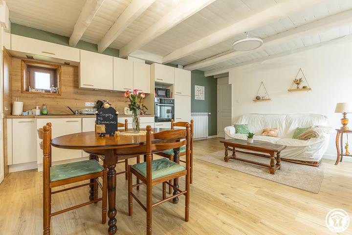 Gîte pour 6 personnes, avec Terrasse ainsi que Jardin et Vue