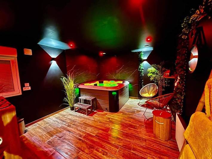 Chambre d’hôte pour 3 personnes, avec Jacuzzi et Terrasse ainsi que Jardin et Sauna à Méricourt