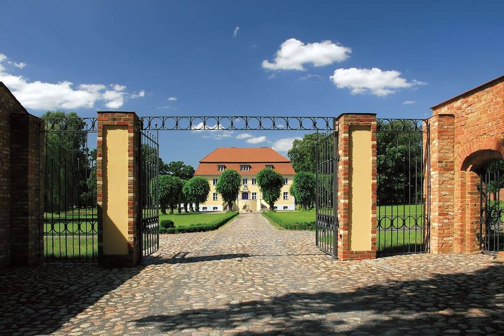 Entire apartment, Apartment Paulina, Gutshof Lobendorf in Stadt Vetschau, Vetschau