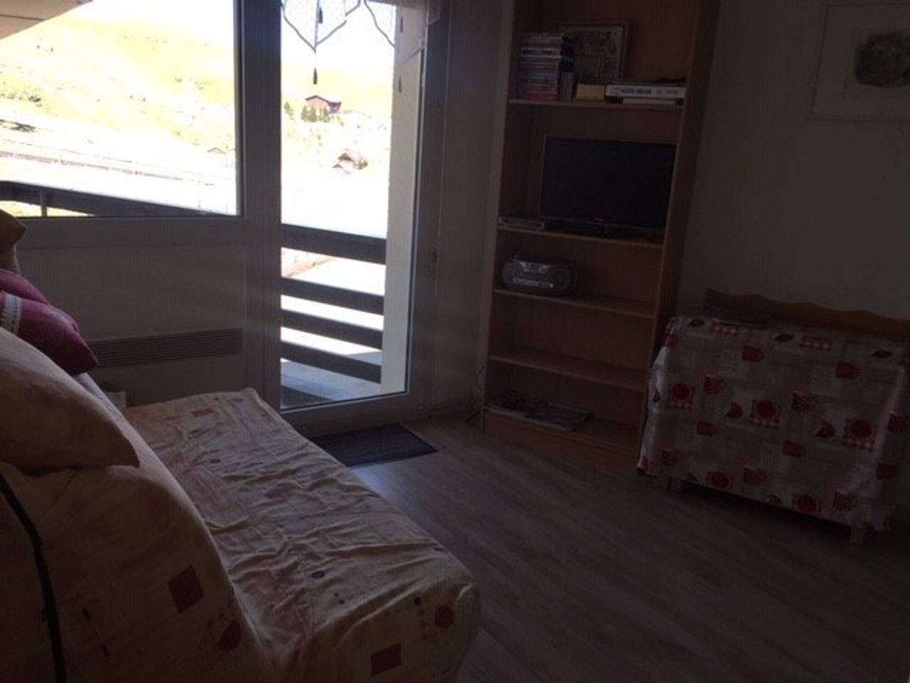 Entire studio, Cozy Studio for 4 in Arette - Ski-In/Ski-Out, Balcony with Slope Views, Free Parking in La Pierre Saint-Martin, Arette