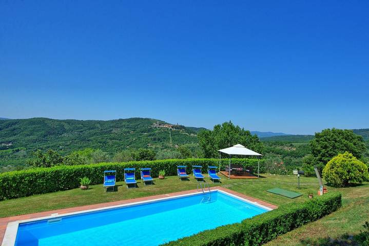 Casa vacanza per 9 persone, con piscina a Civitella in Val di Chiana