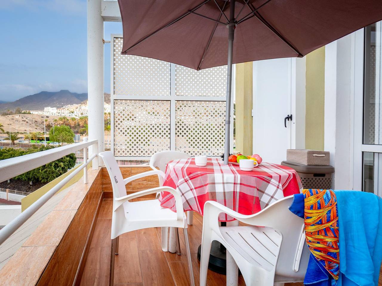 Ganze Ferienwohnung, Fantastic Orlando apartment with pool in Playa Puerto Colón, Adeje
