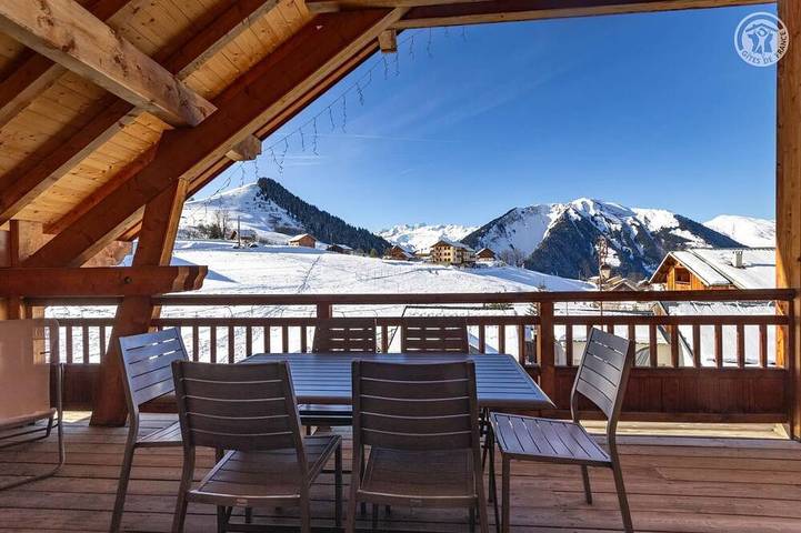 Gîte pour 4 personnes, avec sauna ainsi que balcon et jacuzzi à Albiez-Montrond