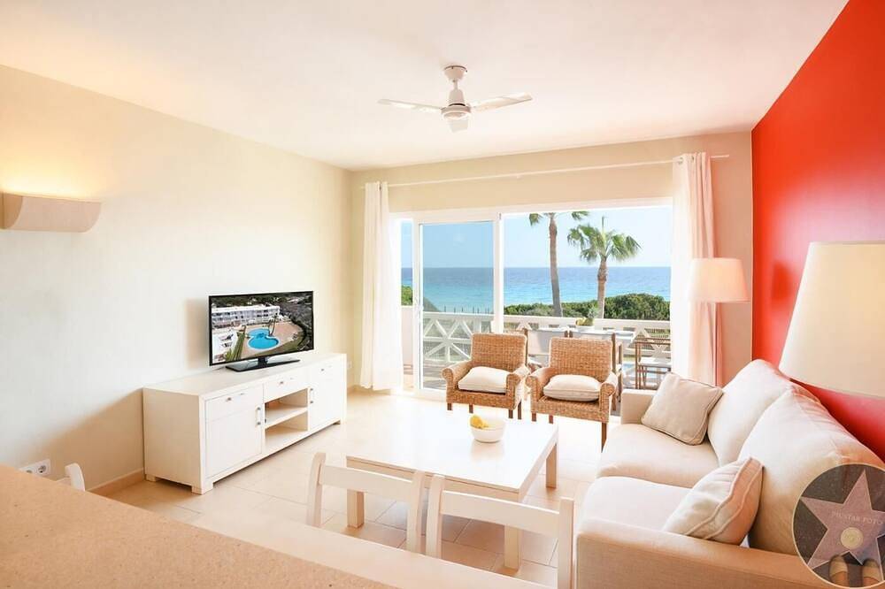 Entire apartment, Apartment 4 In front of the sea in Santo Tomas, Es Migjorn Gran