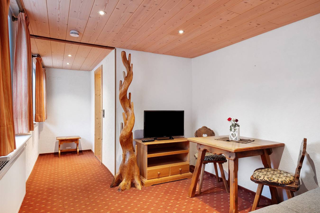 Zimmer 'Nr 4' mit Bergblick, Gemeinschaftsterrasse und Wi-Fi in Titisee-Neustadt, Südschwarzwald