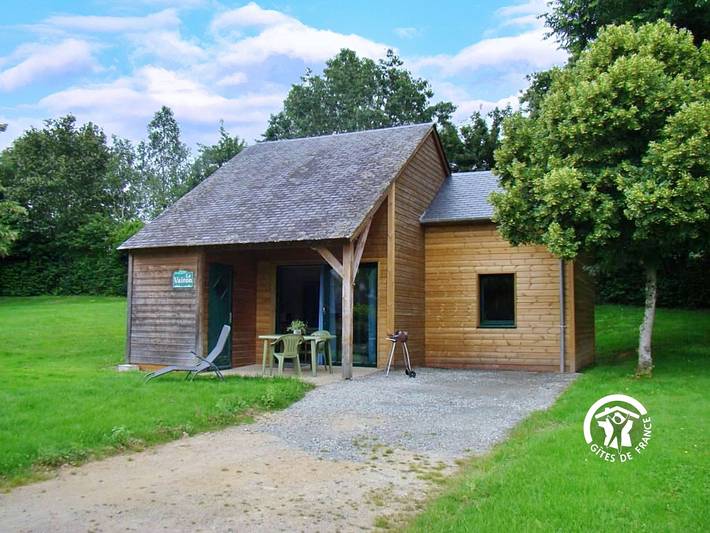 Gîte pour 6 personnes, avec Terrasse et Jardin dans Parné-sur-Roc
