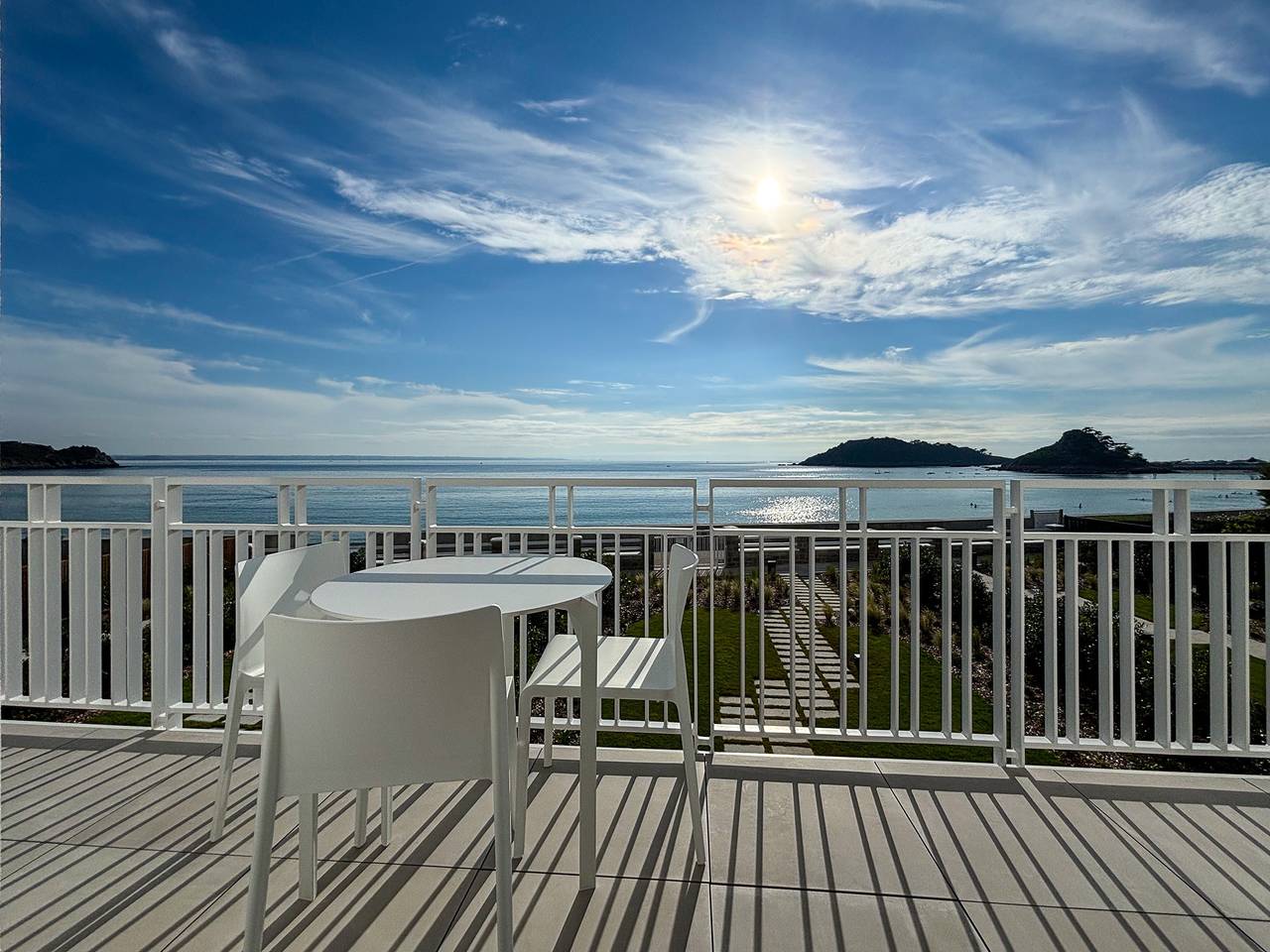 Entire apartment, Le castel T2 · T2 Luxury Apartment with Sea View a in Trébeurden, Pink Granite Coast