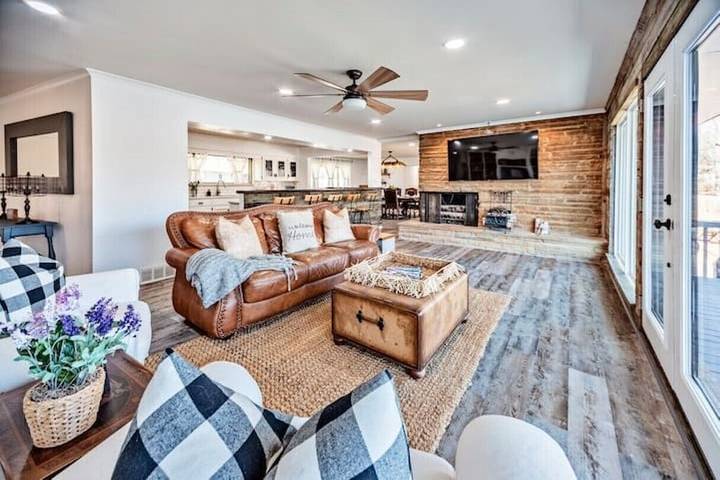 Vacation rental for 12 people, with pool and yard in Memphis