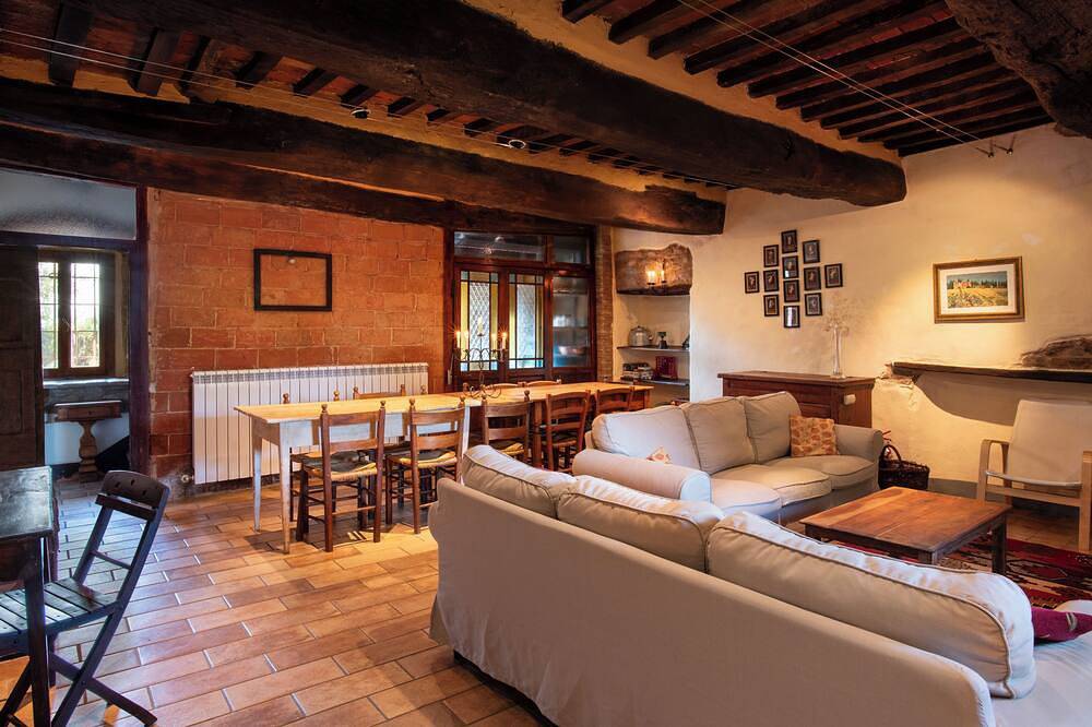 Casa rural con piscina en un pueblo de Umbría, perfecta para grupos y familias in Lisciano Niccone, Valtiberina