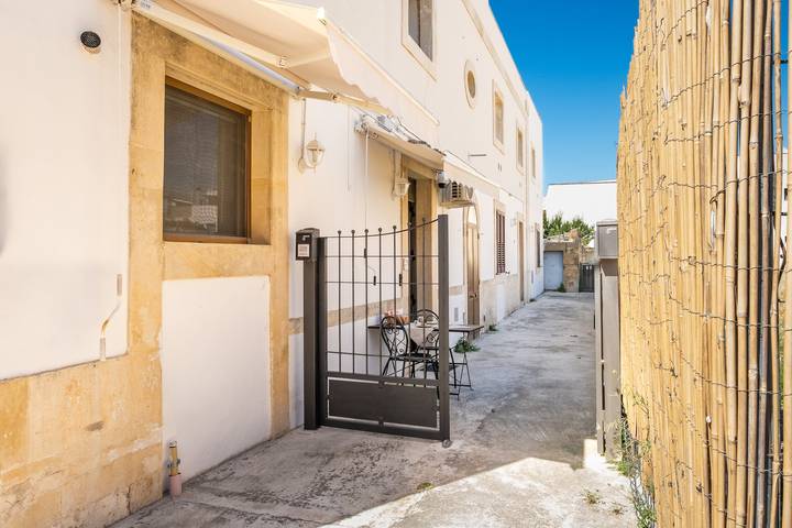 Apartamento entero, Apartamento 'Toma House 14' con terraza privada, Wi-Fi y aire acondicionado in Galatina, Provincia de Lecce