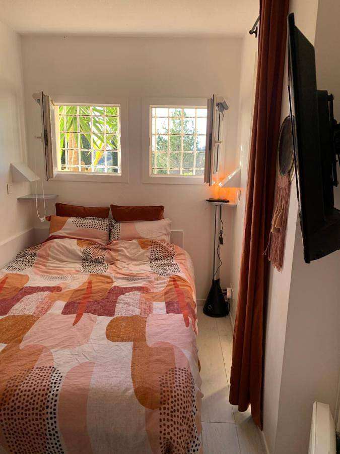 Gîte pour 5 personnes, avec jardin et vue ainsi que piscine et bassin pour enfant, animaux acceptés dans Golf De Cap Esterel - 4