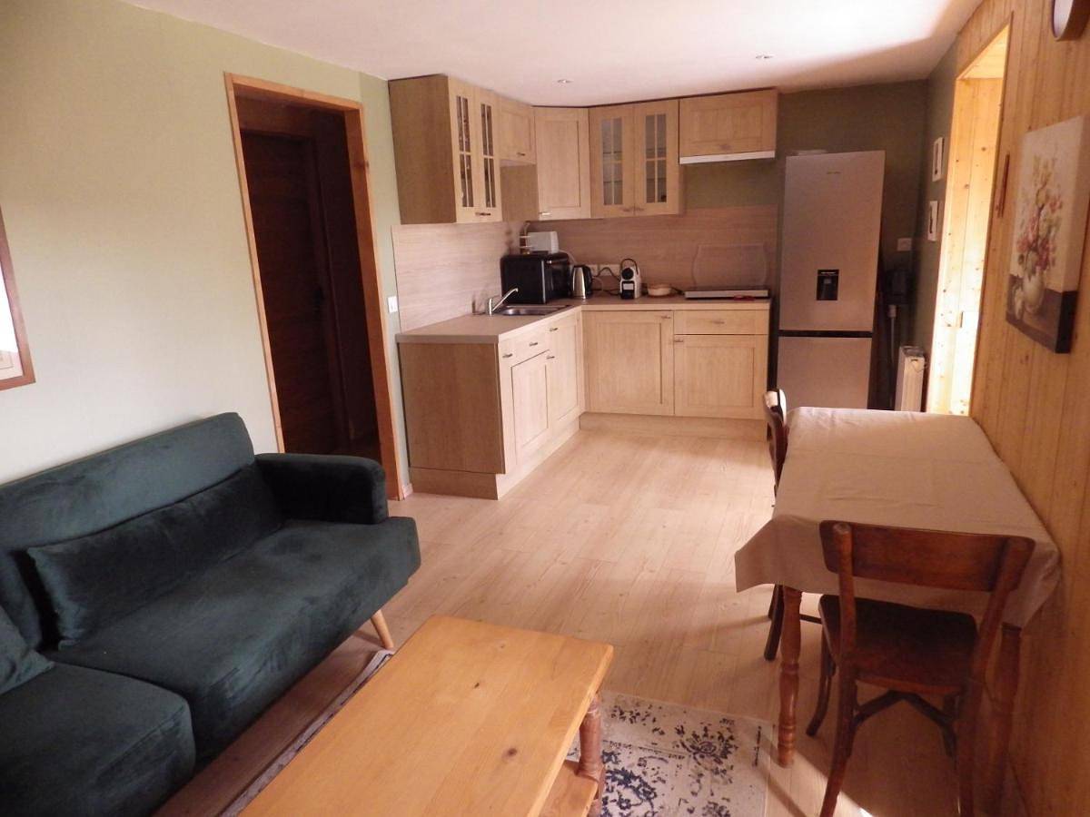 Appartement entier, Petit appartement de charme, belle vue in Villeneuve-d'Allier, Haute-Loire