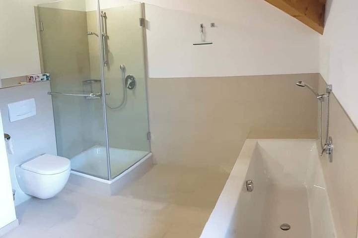 Ganze Wohnung, Ferienwohnung bis 4 Personen, Balkon, 80 qm in Wonneberg, Rupertiwinkel