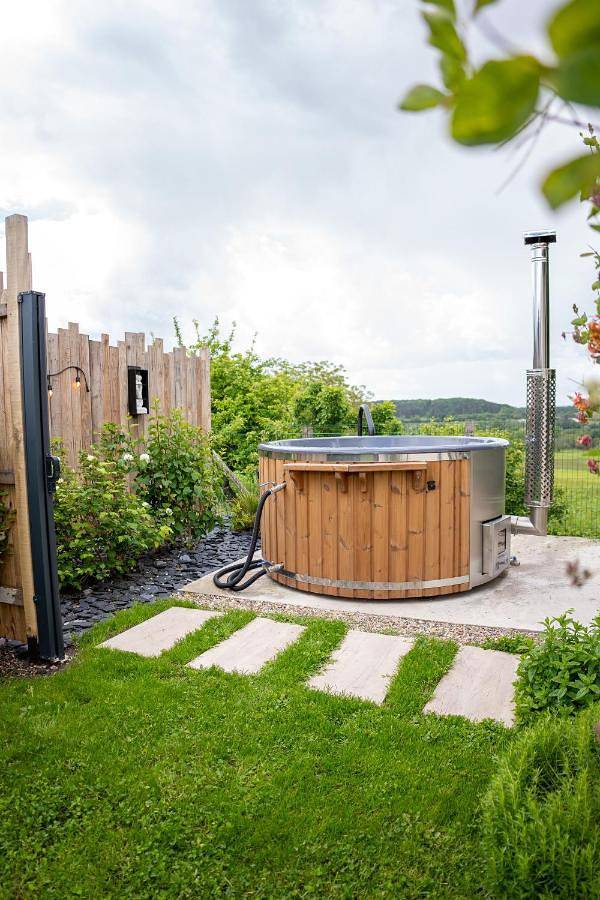 Location de vacances pour 2 personnes, avec jardin et vue à Saint-Paul-Lizonne - 2