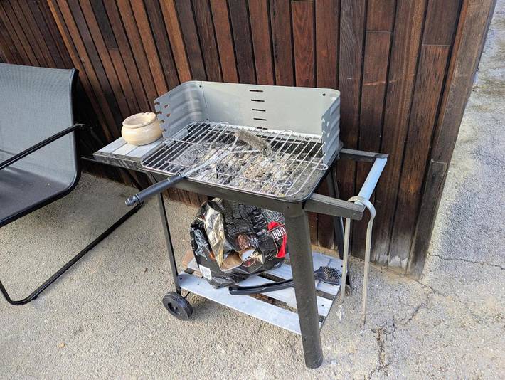 Location de vacances pour 3 personnes, avec jardin ainsi que terrasse et vue à Vigeois - 3