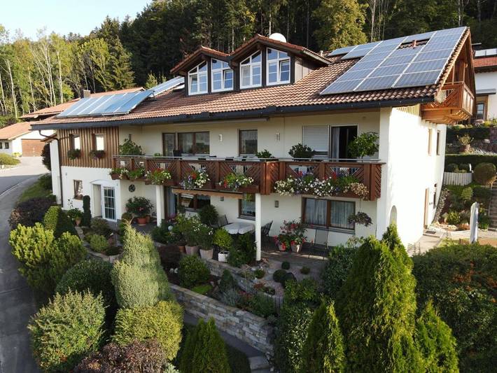 Ferienwohnung für 3 Personen, mit Balkon und Terrasse sowie Garten und Ausblick in Schönberg (Bayern)