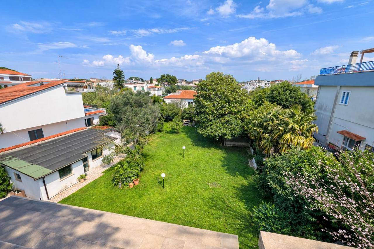 Villa just steps from the sea-Garden & Relax in San Felice Circeo, Agro Pontino