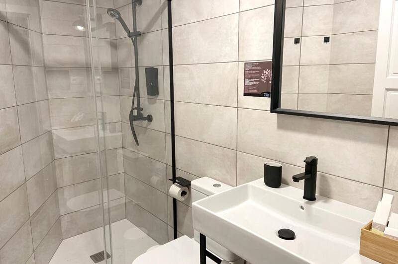 Single Room with Balcony in Ibaiondo, Bilbao