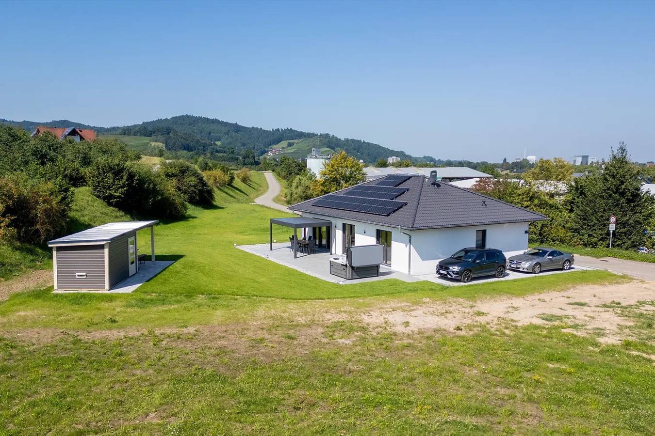 Entire apartment, Apartment 'Ferienhaus Lautenbach' with Mountain View, Private Terrace and Wi-Fi in Lautenbach, Central Black Forest