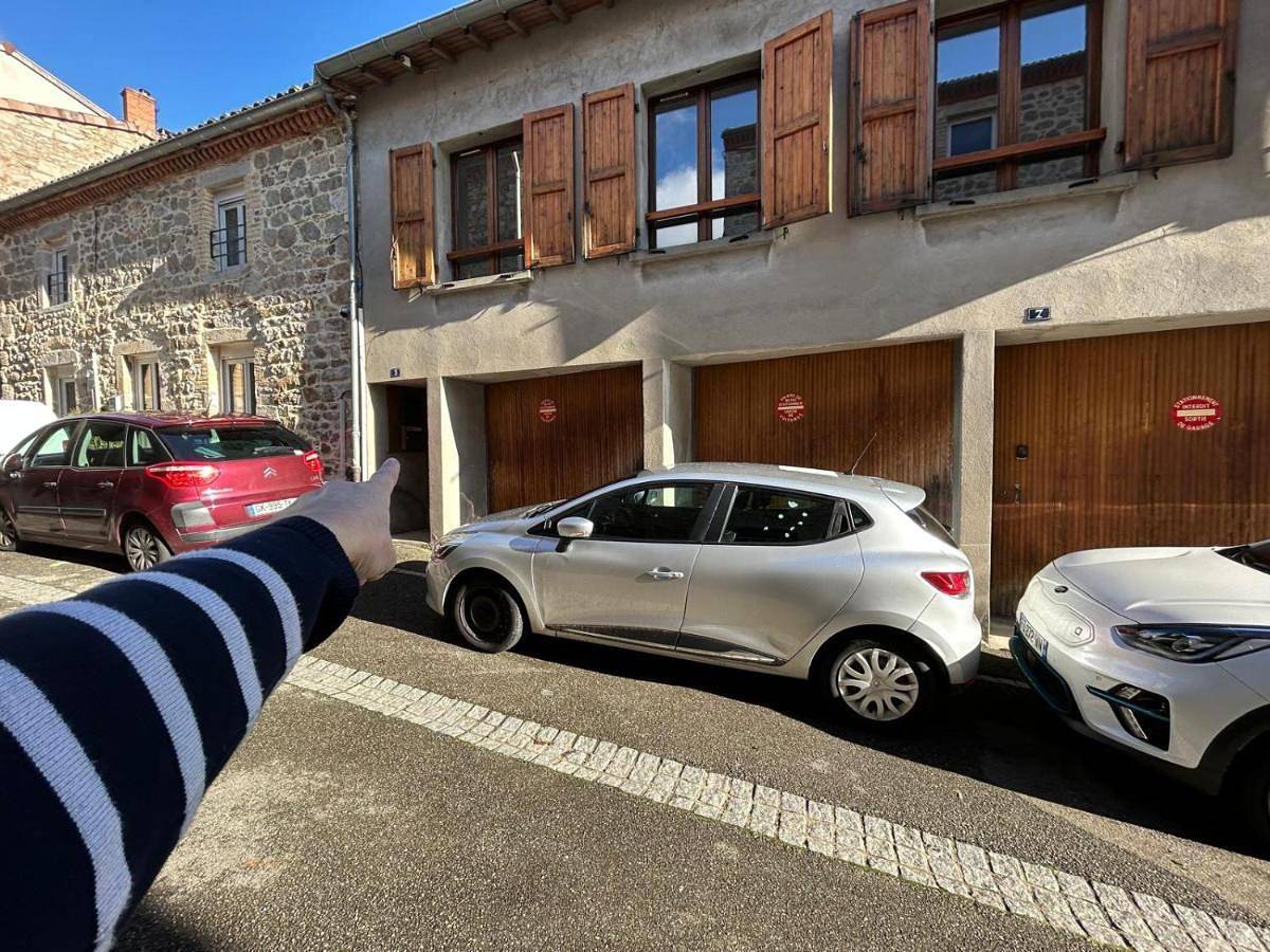 Appartement entier, Two-Bedroom Apartment in Pélussin, Parc Naturel Régional du Pilat