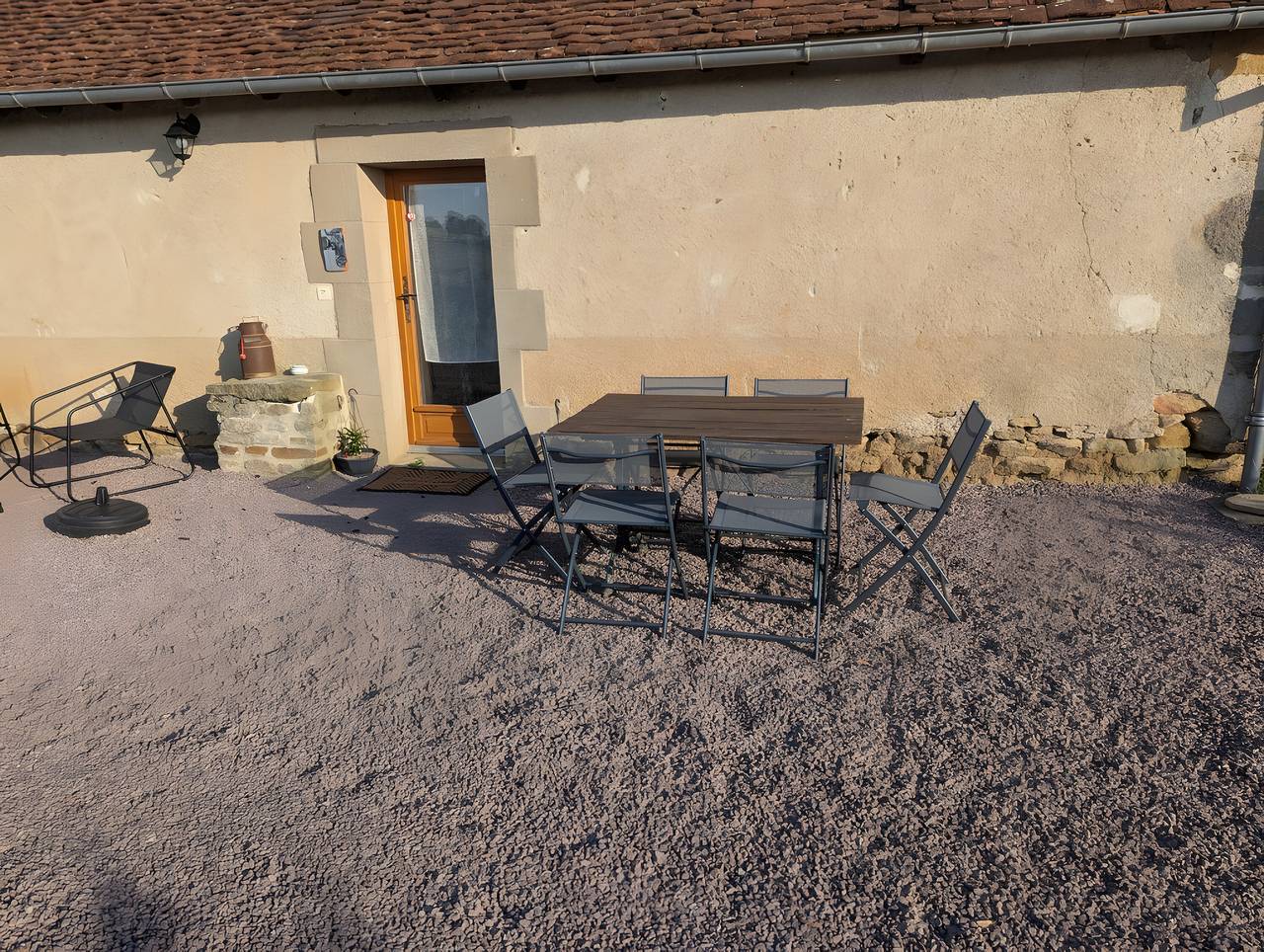 Landhaus 'Gîte de la Marquaterie' mit privatem Garten und Wlan in Bourbon-l'Archambault, Allier