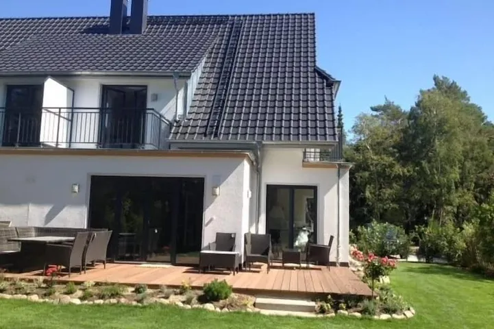 Luxuriös, Strandzugang vom Garten, Wallbox, Sauna, Kamin, Strandkorb in Dierhagen Strand, Dierhagen