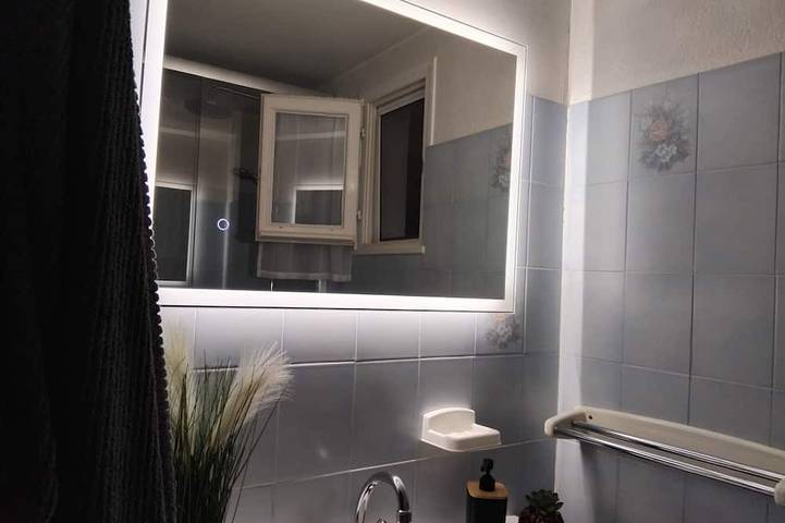 Ganze Wohnung, Gite with 2 bedrooms and fully equipped kitchen, with Jacuzzi in a very calm atmosphere in Saint-Amand-Montrond