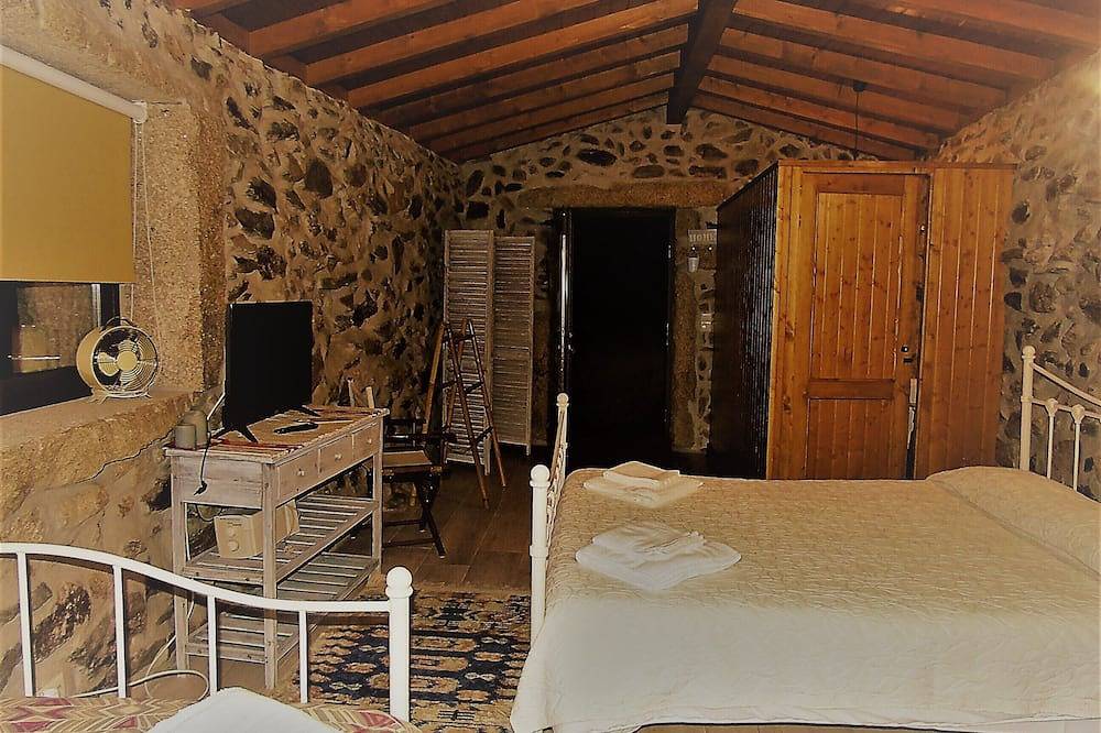 Quinta da Chouza Agroturismo e Enoturismo Moinho - Spiaggia privata - Wifi gratuito in Veade, Gagos e Molares, Distretto de Braga