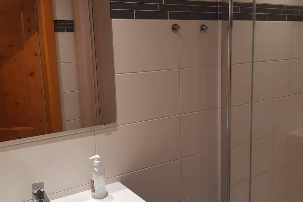 Ganze Wohnung, Ebenerdige/ barrierefreundliche Ferienwohnung mit gemütlichem Schwedenofen in Weinviertel