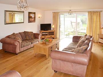 Holiday Rental for 12 People in Stokenham, Devon, Photo 2