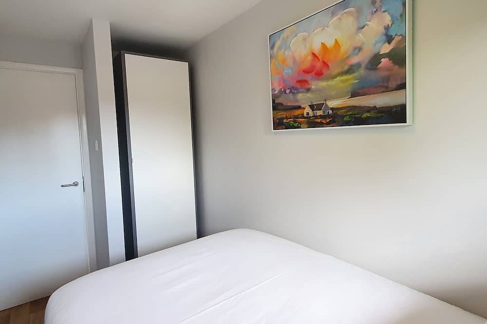 Entire apartment, Garland Modern Apartment With Private Entrance, Parking & Garden Dartford 5 in Dartford, Kent