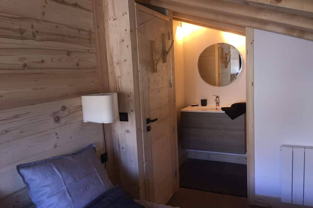 Traditional Chalet - Sainte Foy Tarentaise \"Cristal Dark in Sainte-Foy-Tarentaise, Ruitor Massif