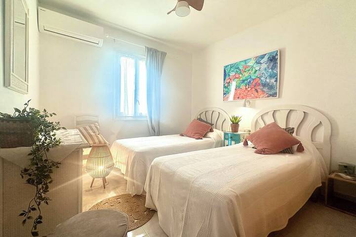 Appartement entier, Beachfront Apartment with Stunning Sea Views in Arenal d'en Castell, Es Mercadal