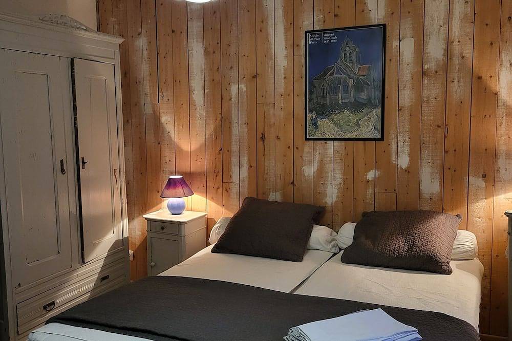 Comfortable house character in Ornaisons, Narbonne region