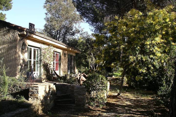 Location de vacances pour 8 personnes, avec Terrasse et Jardin dans Cabasson