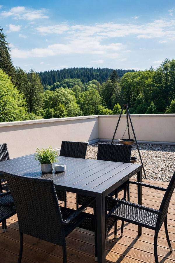 Ferienwohnung für 5 Personen, mit Balkon und Terrasse sowie Garten und Ausblick