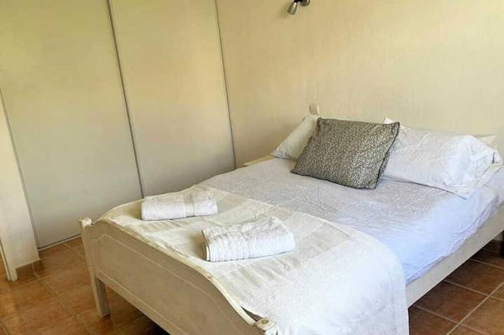Location de vacances pour 6 personnes, avec terrasse et jardin à Puimisson - 3