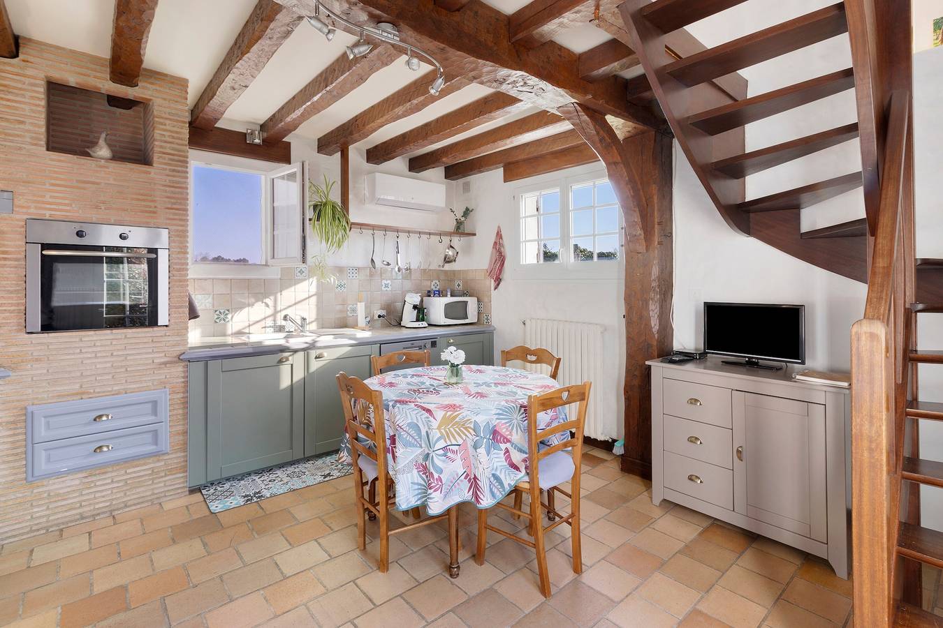 Gîte Naturma: Ferienhaus mit Wlan und Pool in ruhiger Lage in Montpon-Ménestérol, Périgord Blanc