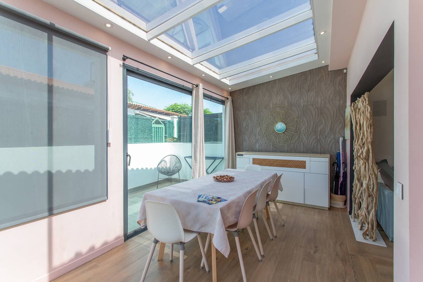Ferienhaus „La Casa Blanca“ mit Gemeinschaftspool, Wlan und Klimaanlage in Campo Internacional, San Bartolomé de Tirajana