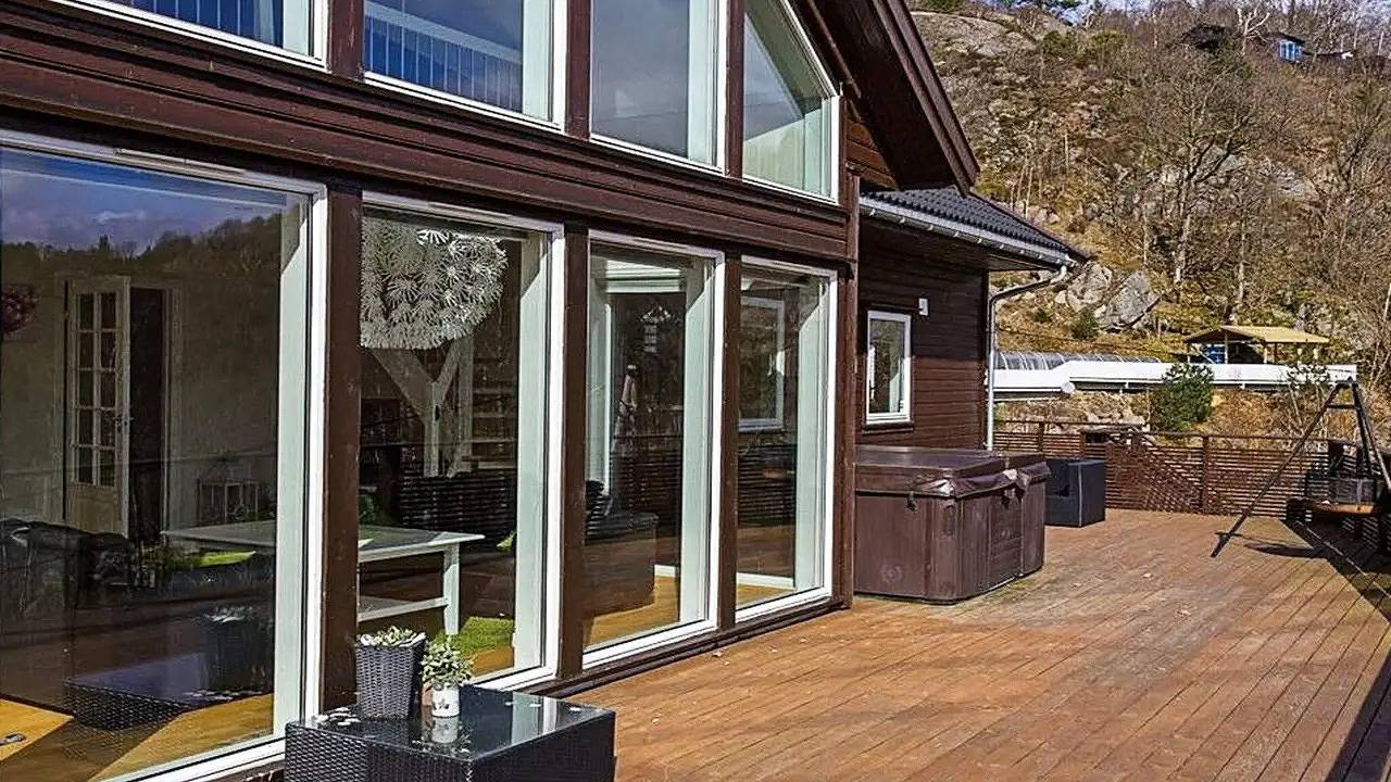 Feriehus for 11 personer in Lyngdal