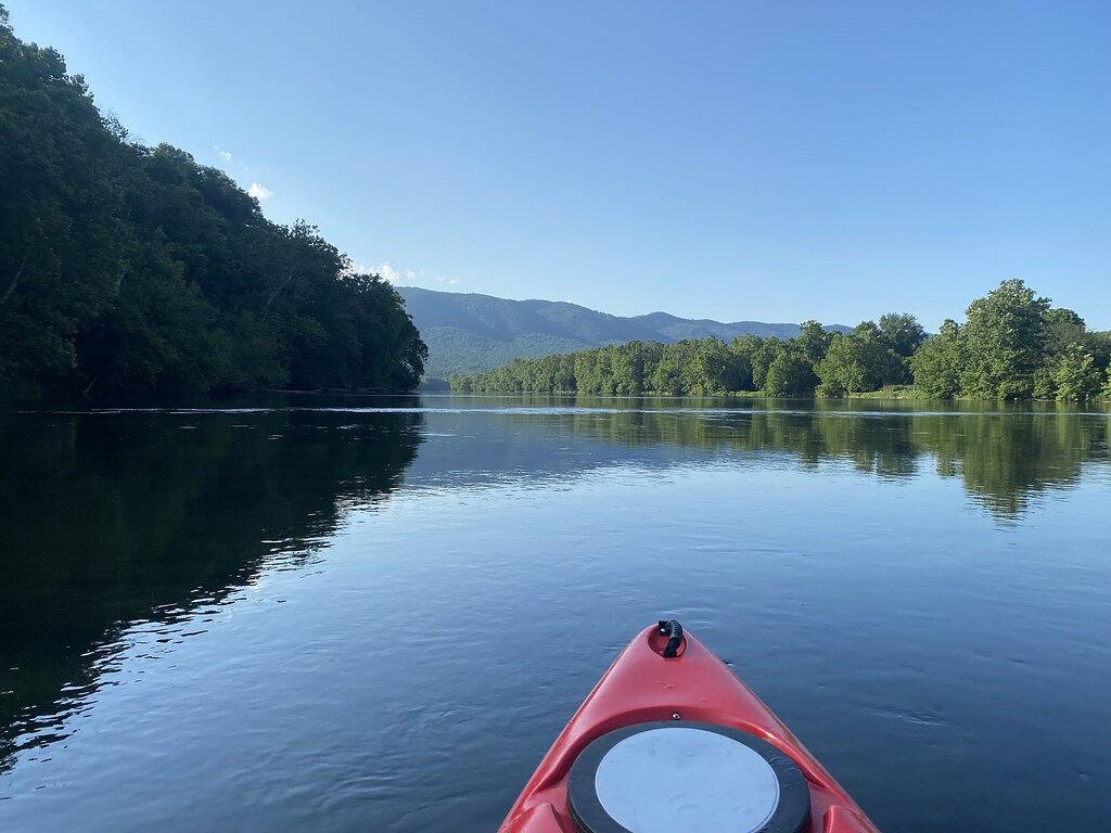 Bear Timbers log cabin on the Shenandoah River in Page County
