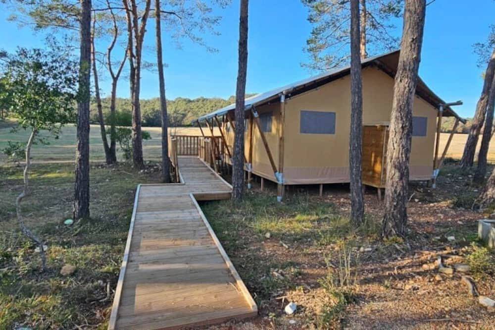 Camping 3 étoiles - Piscine - ccbfcgb in Saint-Laurent-du-Verdon, Verdon Regional Natural Park